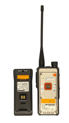 HP605 UHF. Цифровая портативная радиостанция, 400-527 МГц, Hytera